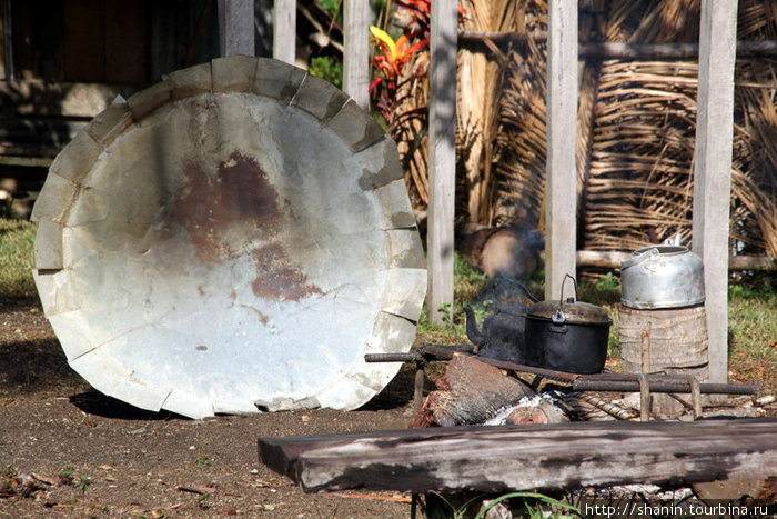 Чайники на дровяной плите Остров Эфате, Вануату