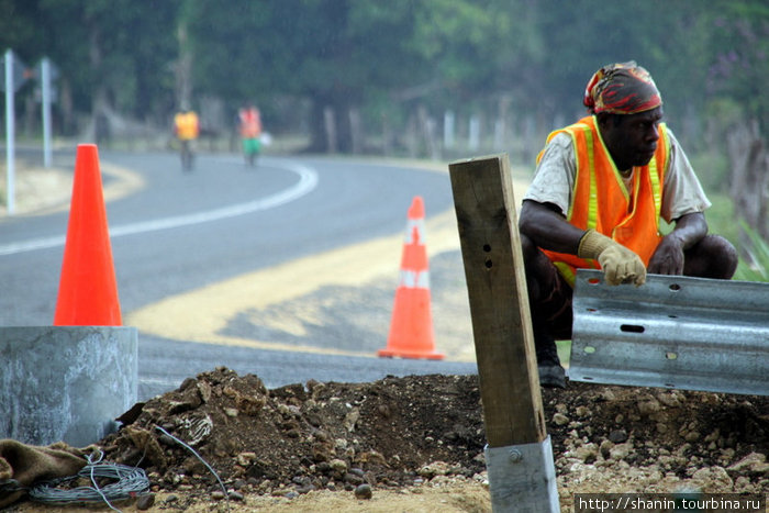 Идет строительство новой дороги Остров Эфате, Вануату