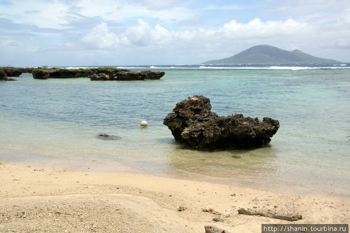 Камни у берега Остров Эфате, Вануату