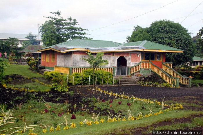 Большой и сложный по архитектуре дом Остров Савайи, Самоа