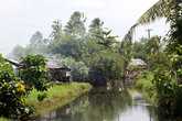 Река в деревне