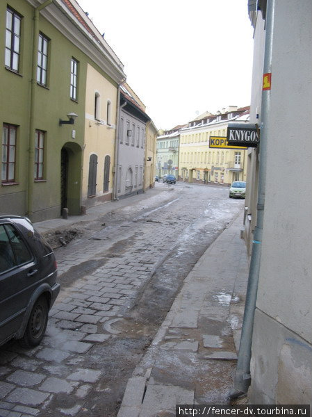 В кривых улочках старого города кто-то узнает и Ригу, и Прагу, и Вену. Вильнюс, Литва