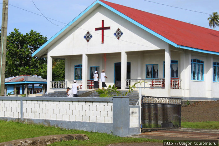 В церкви собирается вся деревня Самоа