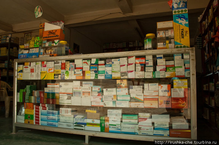 Аптеки в Котонге выглядят примерно вот так