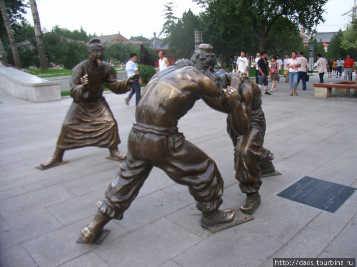 Сиань:Парк вокруг Большой Пагоды Диких Гусей Сиань, Китай