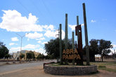 Памятник у въезда в город Абра Пампа