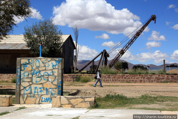 Подъемный кран постепенно ржавеет Провинция Хухуй, Аргентина