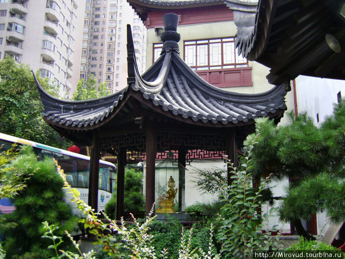 Храм Нефритового Будды Шанхай, Китай