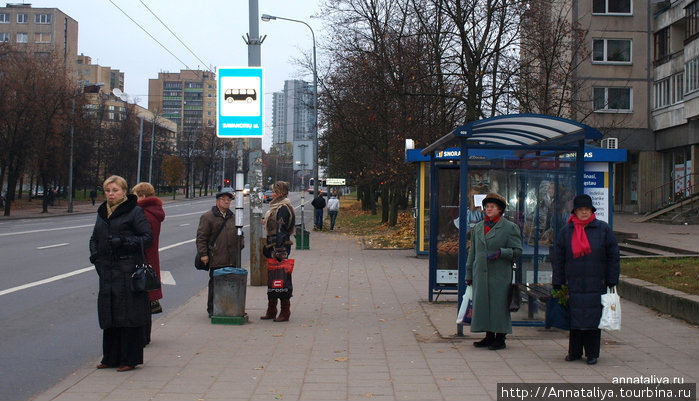 Автобусно-троллейбусная остановка Литва
