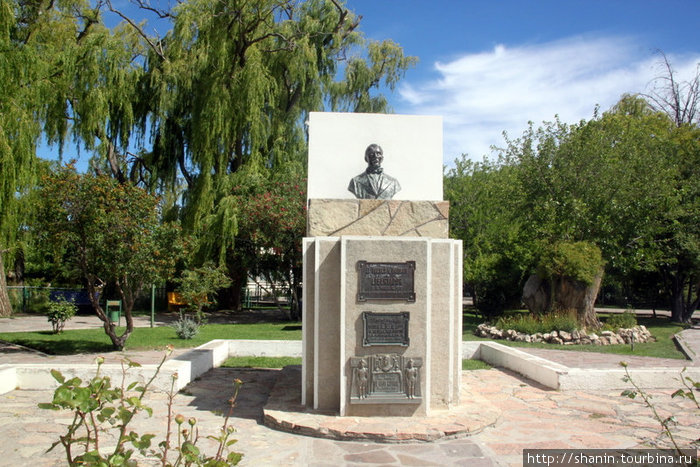 Памятник генералу Гайман, Аргентина