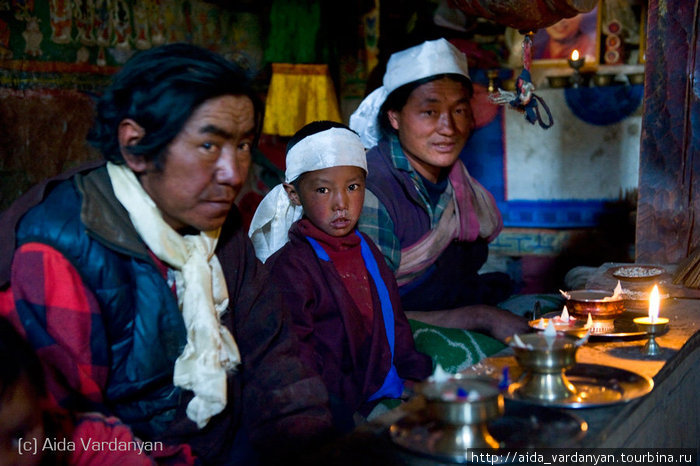 Празднование пуджи, во время которой проводятся ритуалы и молебны за мир, благополучие и богатство Непал