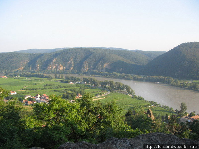 С горы открывается вид на Дунай Дюрнштайн, Австрия