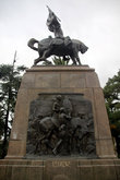 Памятник генералу Бельграно на центральной площади города Сан-Сальвадор-де-Хухуй