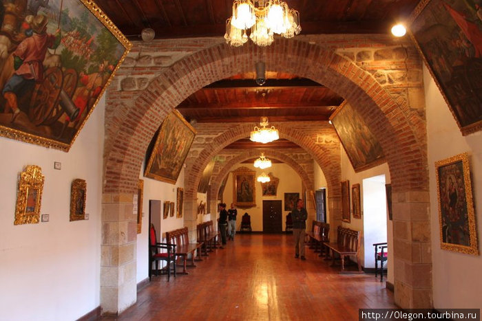 Залы музея Потоси, Боливия