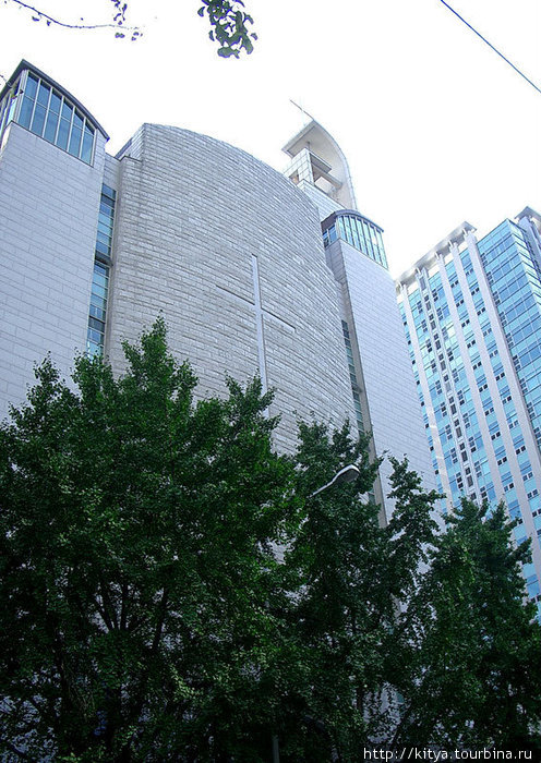 Небоскрёб с крестом. Сеул, Республика Корея