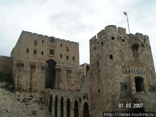 Башни входных ворот Алеппо, Сирия