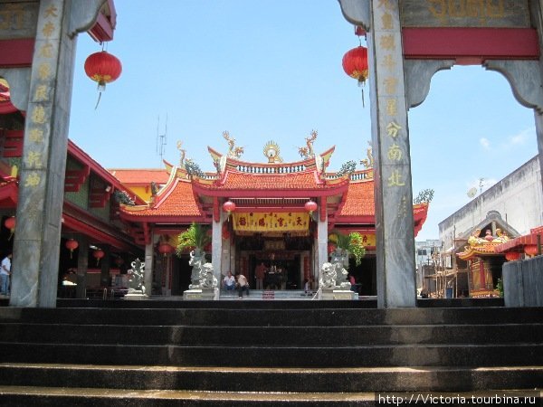 Китайский храм Ката, Таиланд