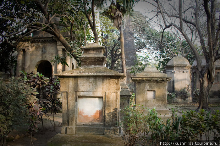 Британское кладбище South Park Street Калькутта, Индия