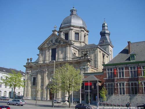 Церковь Св. Петра / Sint-Pieterskerk
