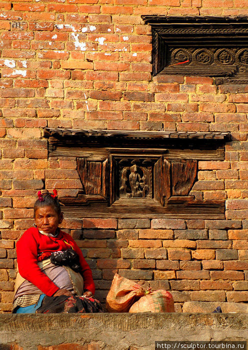 Бабушка с бантиками. Старики такие забавные. :) Бхактапур, Непал