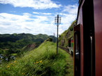 Обязательно проедьте по горным районам Шри-Ланки на поезде.