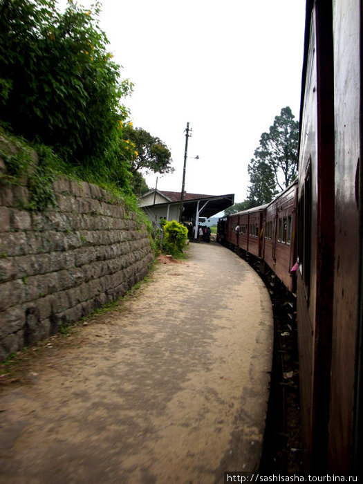 По горным районам Шри-Ланки на поезде Шри-Ланка