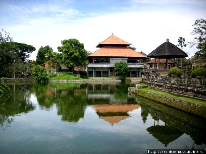 Храм Таман Бали, Индонезия