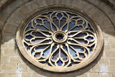 Окно над входом в собор