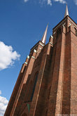 Собор в Роскилле — главный собор Дании, усыпальница датских королей. Яркий образец кирпичной готики. Внесён в 1995 году ЮНЕСКО в список всемирного наследия.