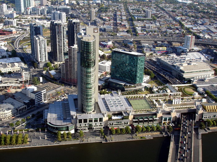 Rialto Towers — комплекс высотных офисных зданий в Мельбурне. Считается вторым по высоте железобетонным зданием и самым высоким офисным зданием в Южном полушарии, Мельбурн, Австралия