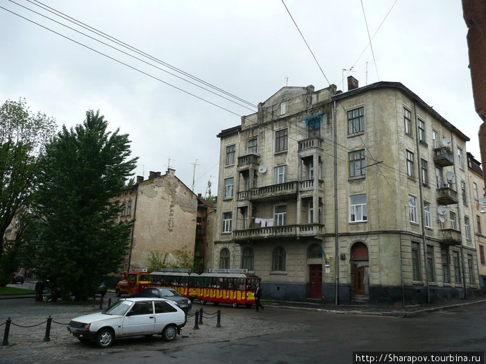 Нетуристический старый город Львов, Украина