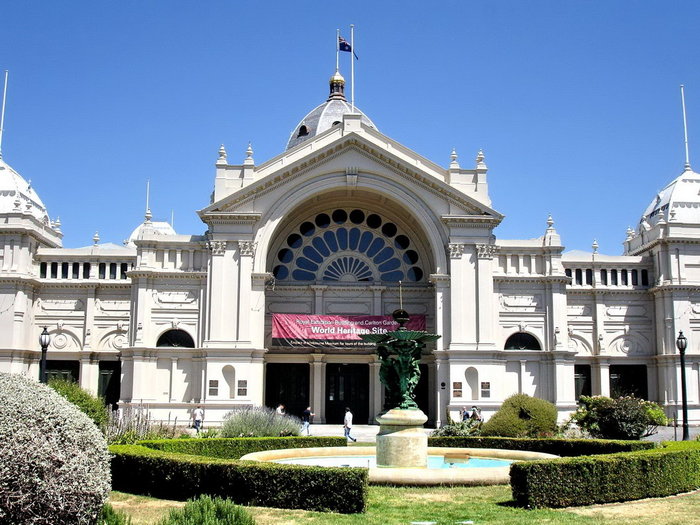 Королевский выставочный центр располагается в парке Карлтон-Гарден, построено в 1880году. Прекрасный пример Викторианской архитектуры. Оно первым в Австралии получило статус Всемирного Наследия ЮНЕСКО Мельбурн, Австралия