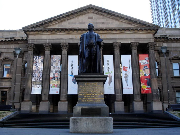 Государственная библиотека Виктории — одна из крупнейших библиотек в Австралии. Является не только книжным хранилищем, но одновременно важным очагом культурной жизни города. Мельбурн, Австралия