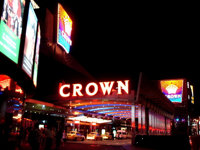 «Город в городе» — так называют один из самых больших в южной части города центров вечерней жизни — Мельбурнское Казино Корона (Crown Casino). Мельбурн, Австралия
