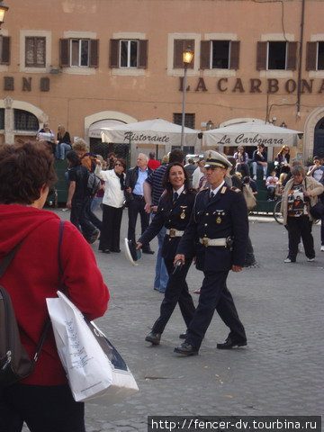 Нигде не видел столько полицейских — женщин Рим, Италия