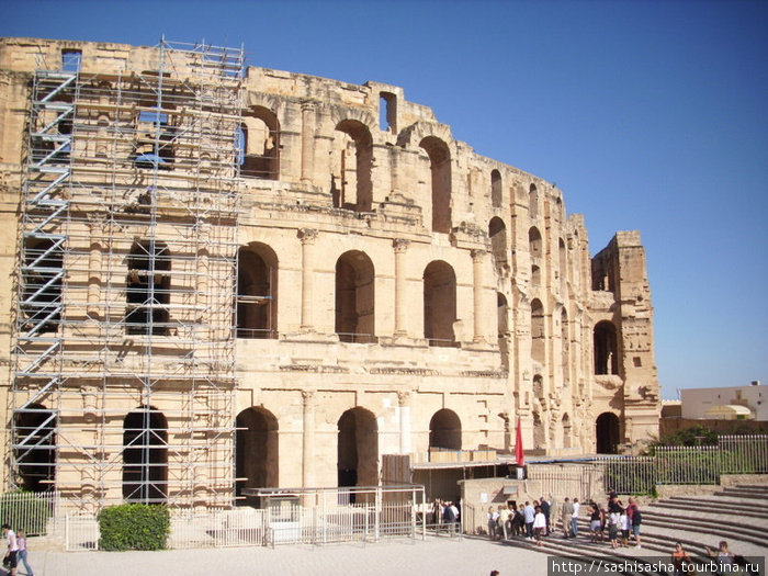 Древнеримский Амфитеатр в Эль-Джеме Эль-Джем, Тунис