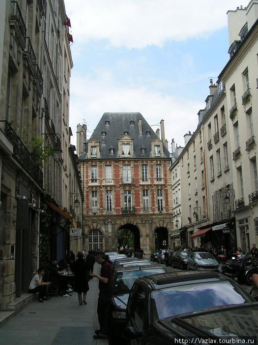 Вход на площадь хитро замаскирован Париж, Франция