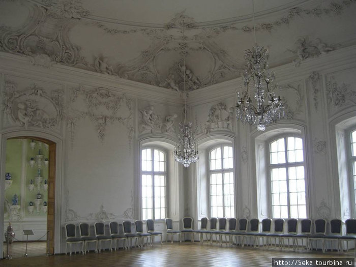 Белый зал Рундале, Латвия