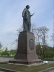 Памятник И.Е. Репину