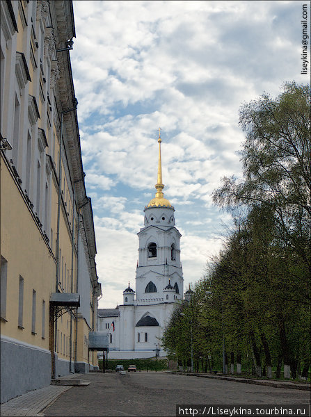 Палаты и колокольня Успенского собора Владимир, Россия