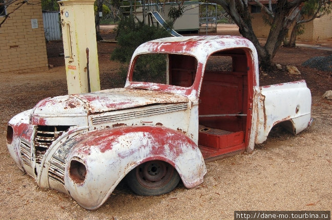 Старая машина. Мадура Штат Западная Австралия, Австралия