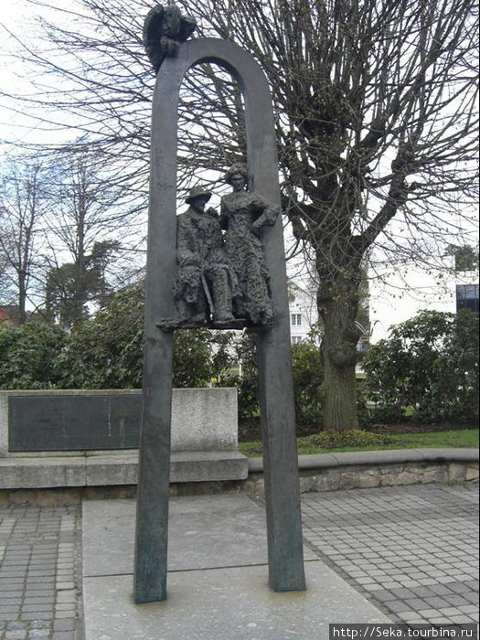 Памятник Райнису и Аспазии Юрмала, Латвия