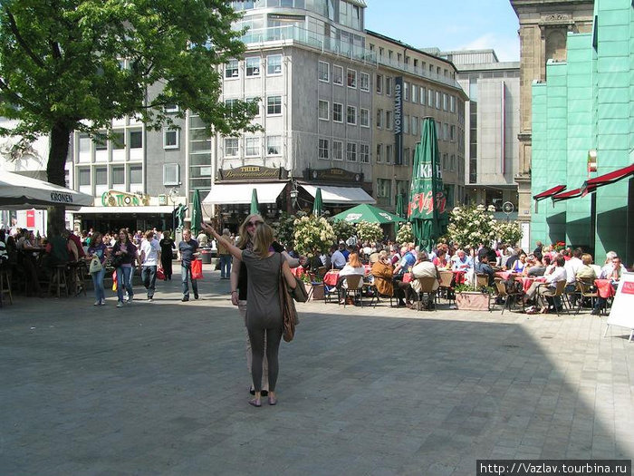 Народ культурно отдыхает Дортмунд, Германия