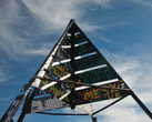 Высочайшая точка Атласа. На вершине Тубкаля красуется немаленькая металлическая пирамида, исчерченная автографами туристов. Надписи Киса и Ося были здесь я не нашел.