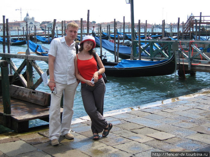 Гондолы и гондольеры Венеция, Италия