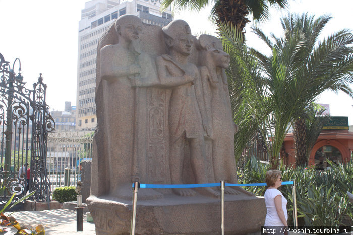 Каирский музей - На территории Каир, Египет