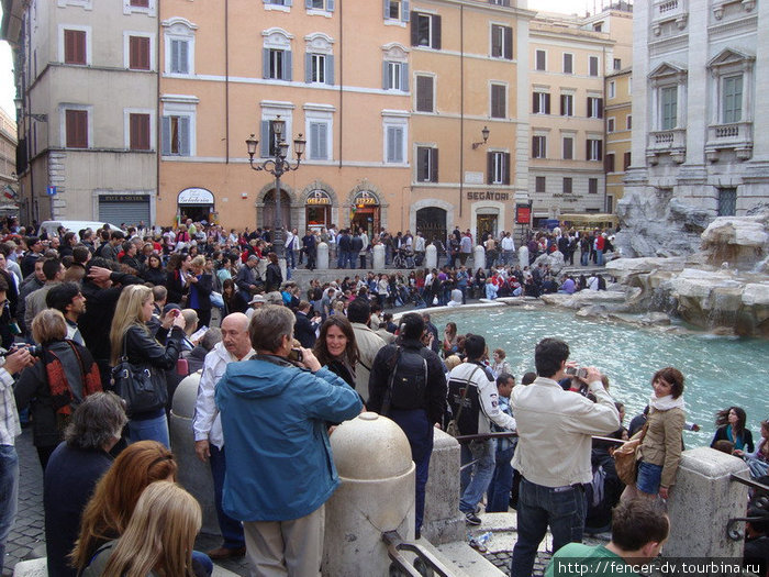 Туристов тут всегда примерно столько) Рим, Италия
