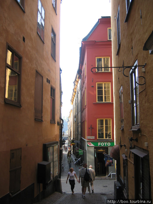улицы Старого Города узки и живописны Стокгольм, Швеция