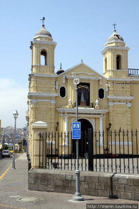 Фасад монастыря Лима, Перу