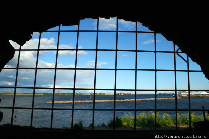 Вид изнутри. Кронштадт, Россия Вид изнутри. Кронштадт, Россия